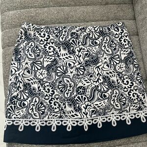 Vineyard Vines Navy and White Floral Mini Skirt, Size 6